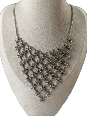 11” adjustable Shyanne Silver Floral Lattice Statement Necklace